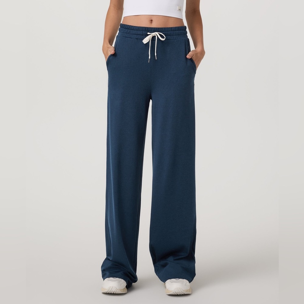 Vuori Halo Essential Wideleg Pant, Blue Coast Heather, size XS